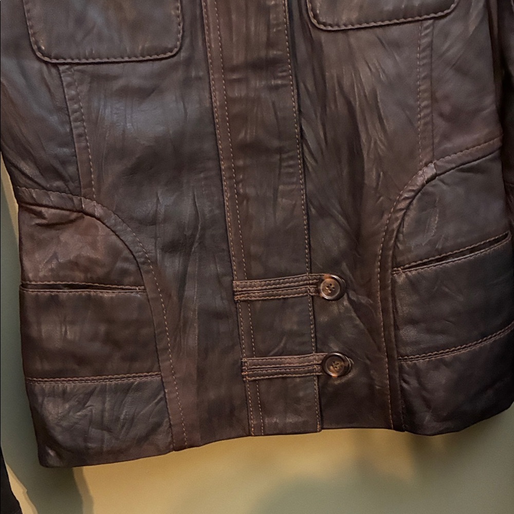 Danier Women's Rich Brown Leather Jacket with Chunky Button Detail - Picture 4 of 16